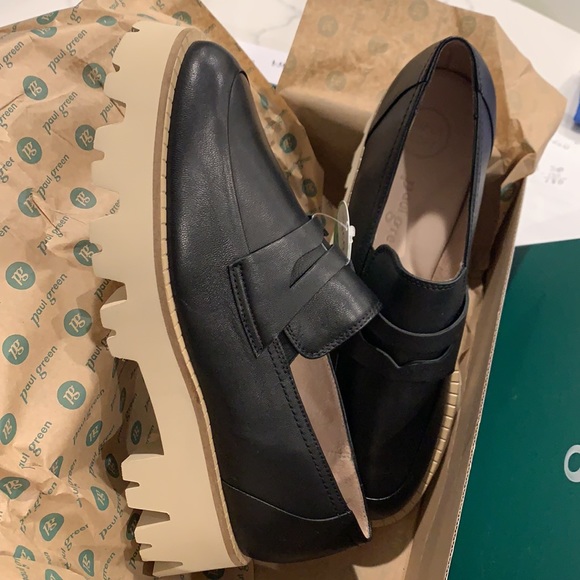 Paul green LEATHER LOAFERS- US sizes listed. Brand new